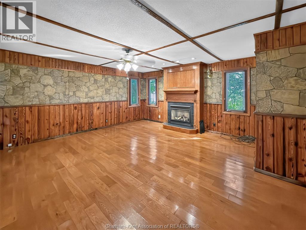 10156 Longwoods ROAD - Image 9