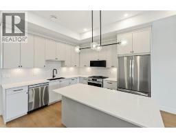 3pc Ensuite bath - 395 Chardonnay Avenue, Oliver, BC V0H1T4 Photo 8