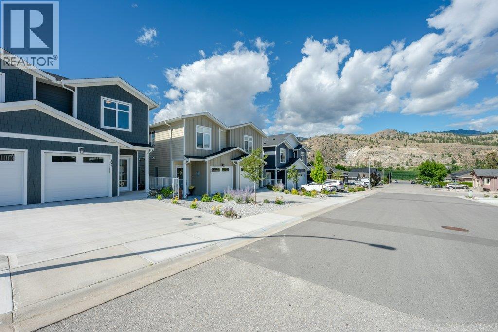 395 Chardonnay Avenue, Oliver
