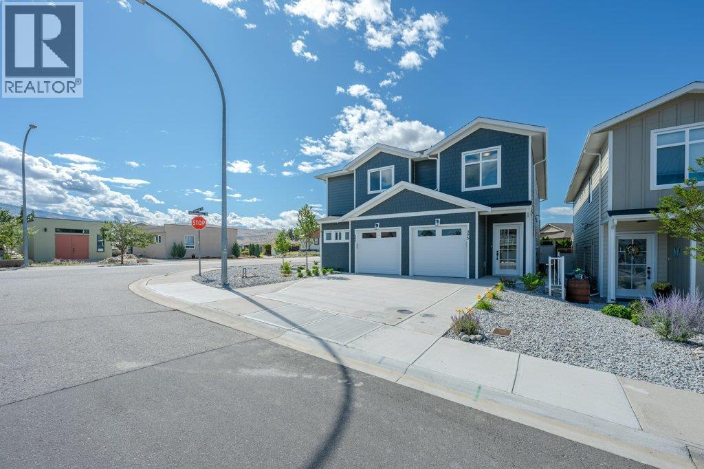 395 Chardonnay Avenue, Oliver
