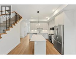 Living room - 395 Chardonnay Avenue, Oliver, BC V0H1T4 Photo 10