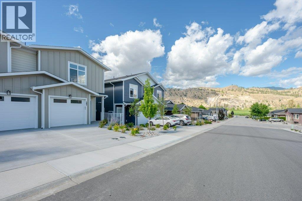 387 Chardonnay Avenue, Oliver