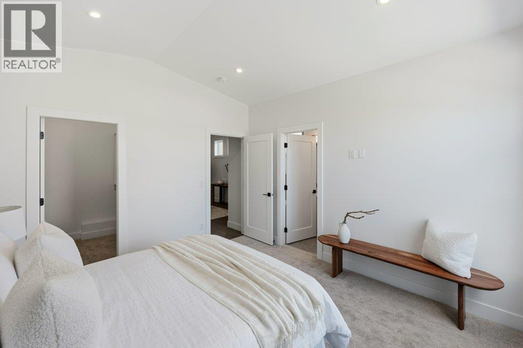 387 Chardonnay Avenue, Oliver