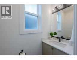 387 Chardonnay Avenue, Oliver, BC V0H1T4 Photo 15