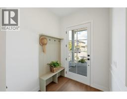 2pc Bathroom - 387 Chardonnay Avenue, Oliver, BC V0H1T4 Photo 9