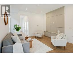 Living room - 387 Chardonnay Avenue, Oliver, BC V0H1T4 Photo 10