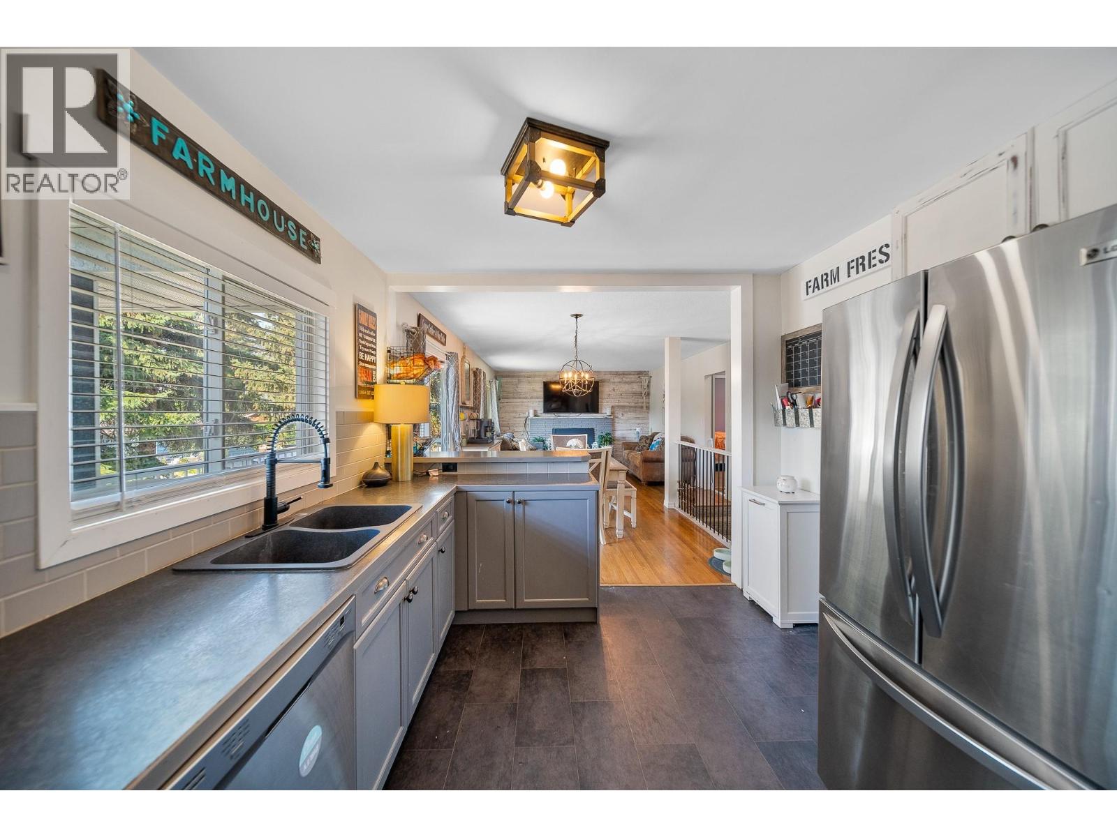2101 GILLIS Crescent - 27
