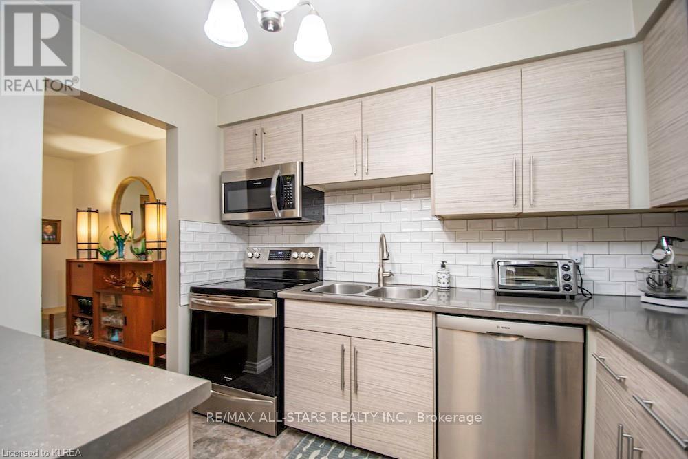 #501 200 EAST STREET S - 8