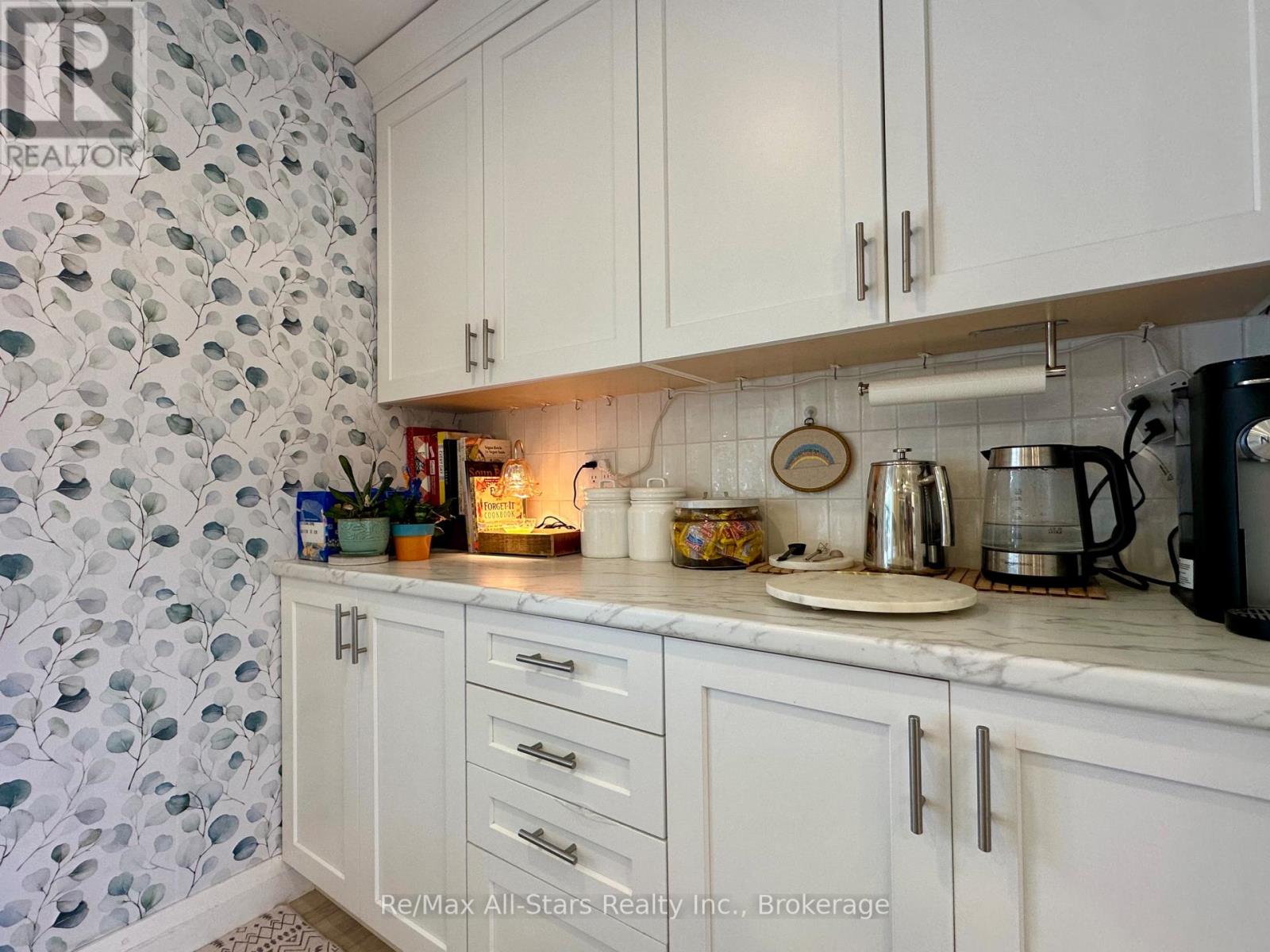 4 WARNICA DRIVE - Image 12