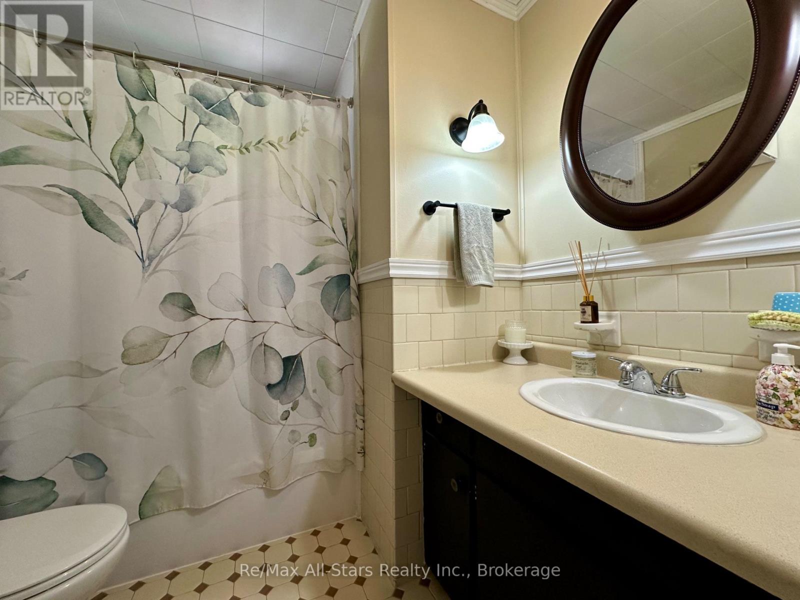 4 WARNICA DRIVE - Image 15