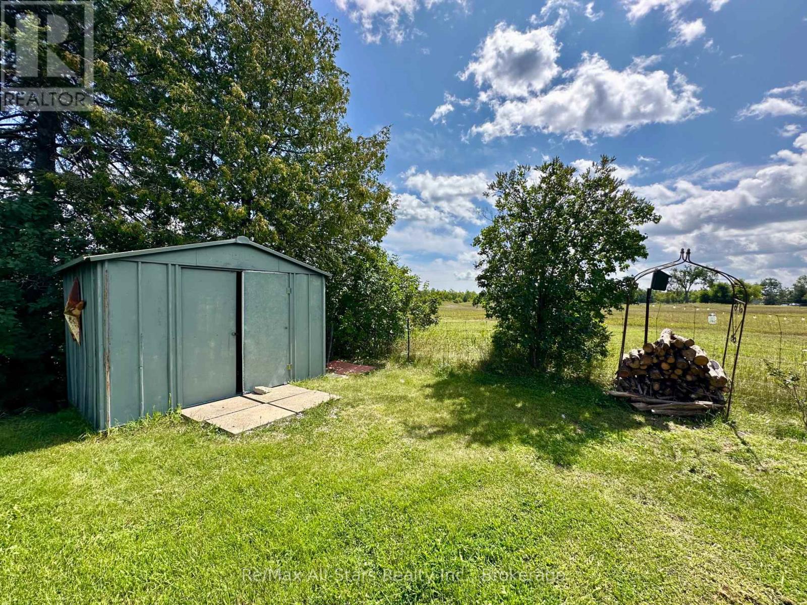 4 WARNICA DRIVE - Image 35