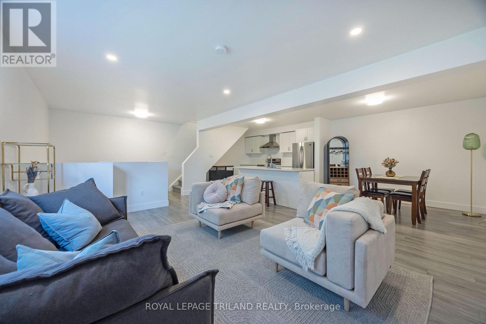 #26 105 ANDOVER DRIVE - Image 10