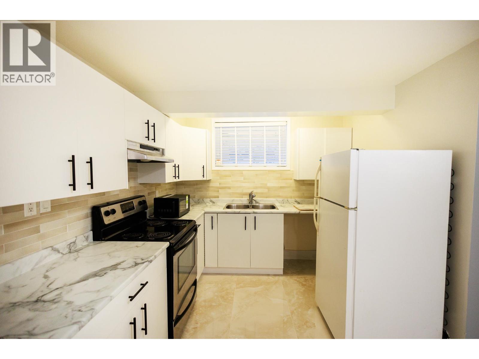 5418 MCCONNELL Crescent, Terrace