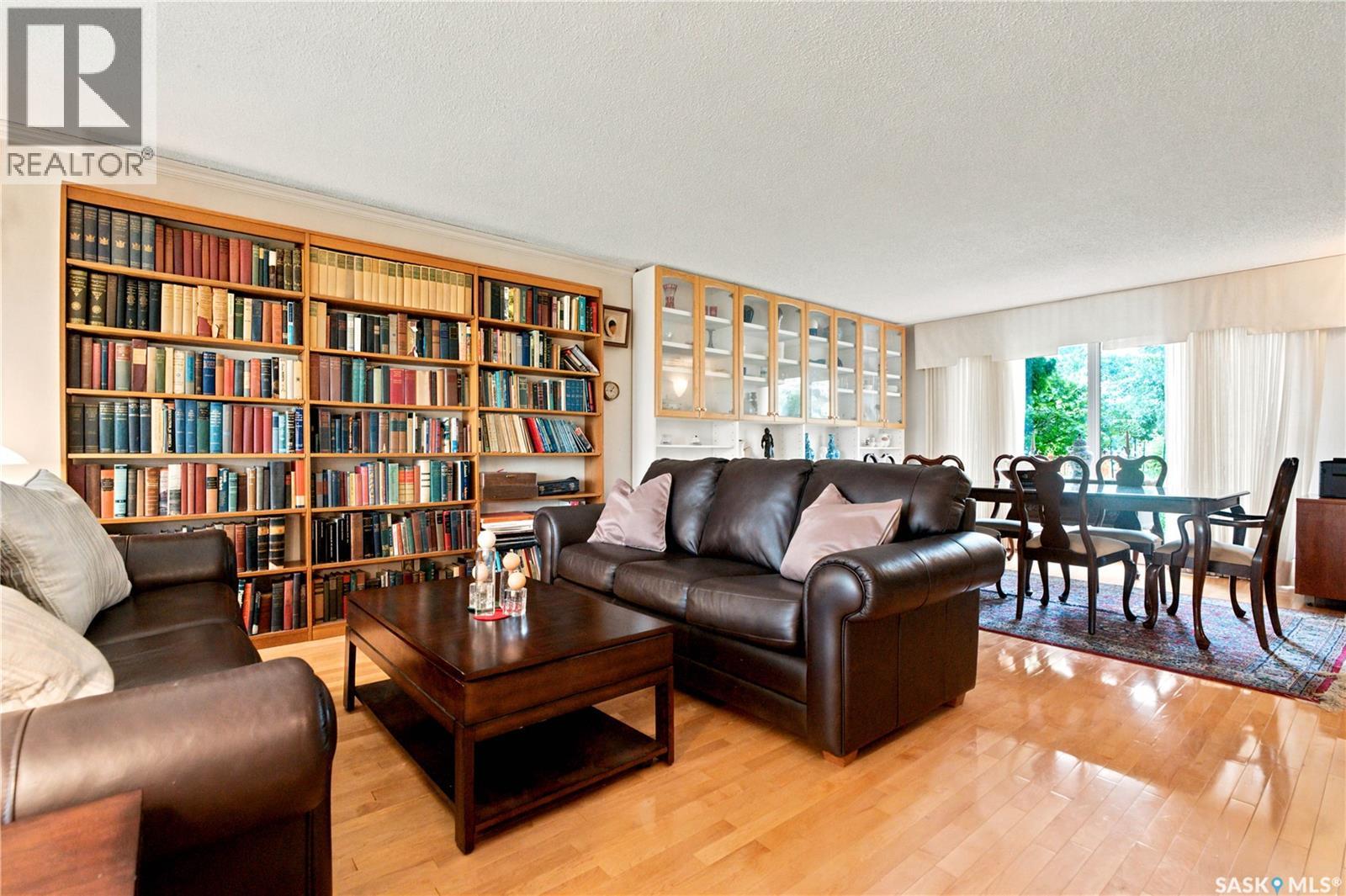 225 Clearwater COURT - Image 8