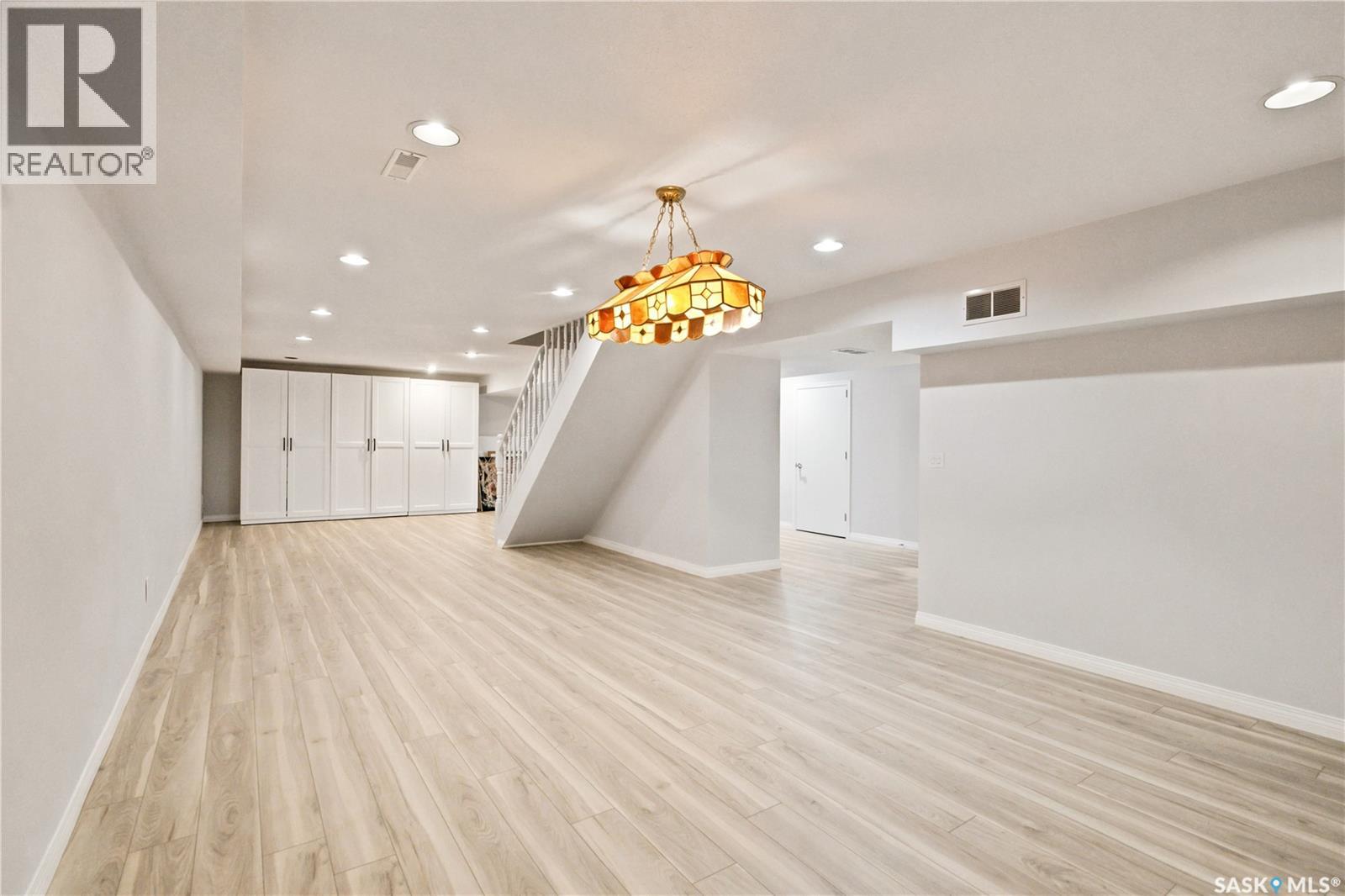 225 Clearwater COURT - Image 45