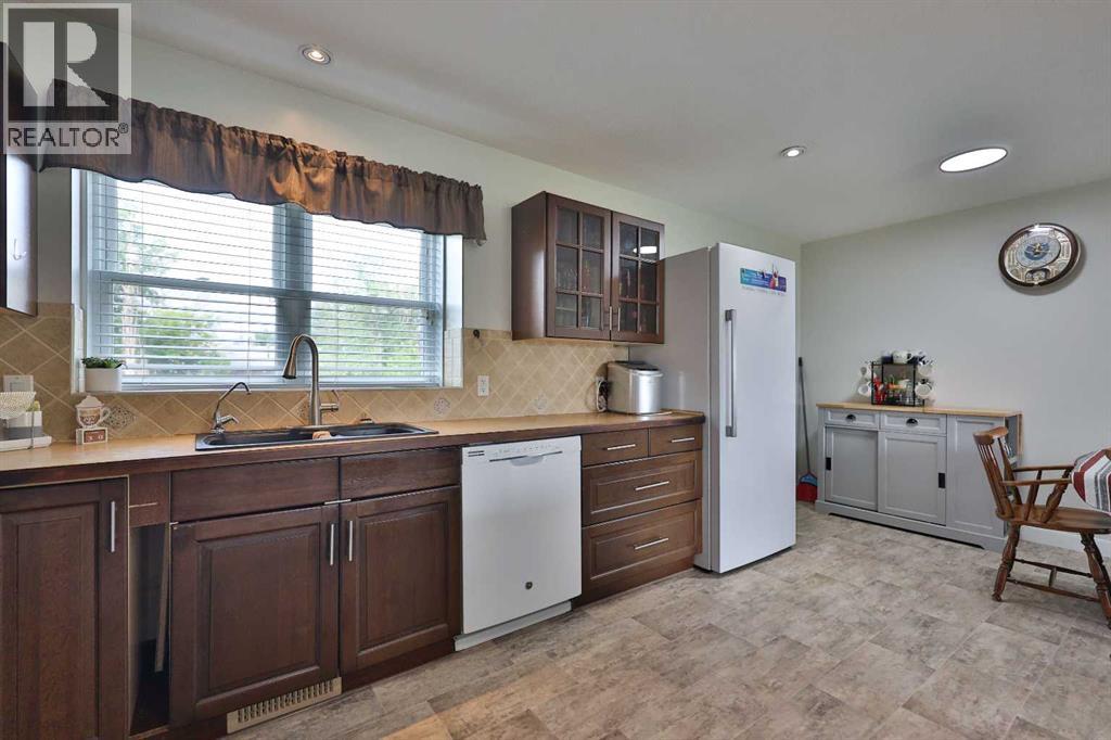 229 2A Street - Image 13