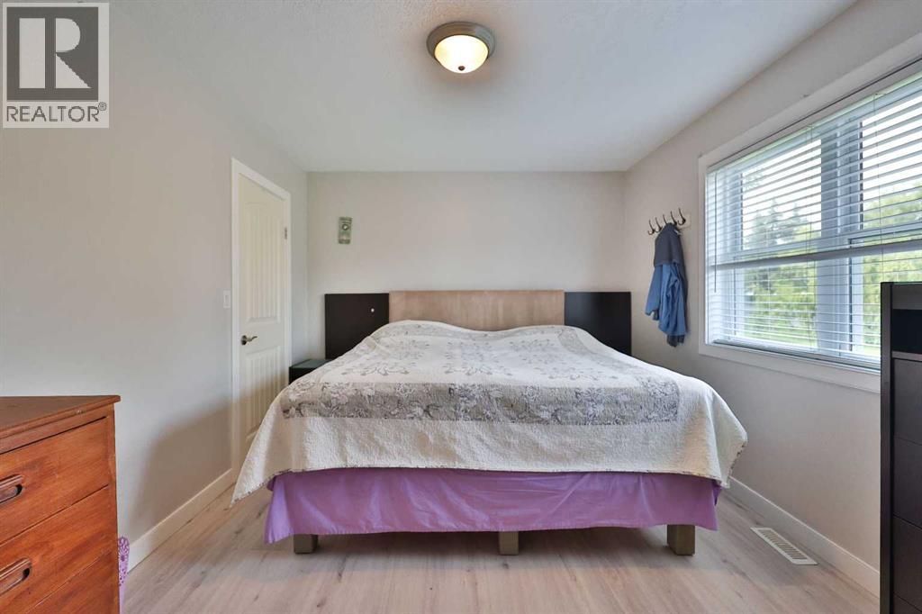 229 2A Street - Image 16