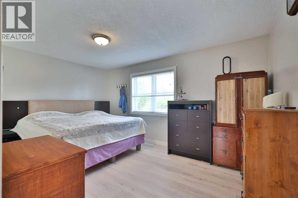 229 2A Street - Image 18