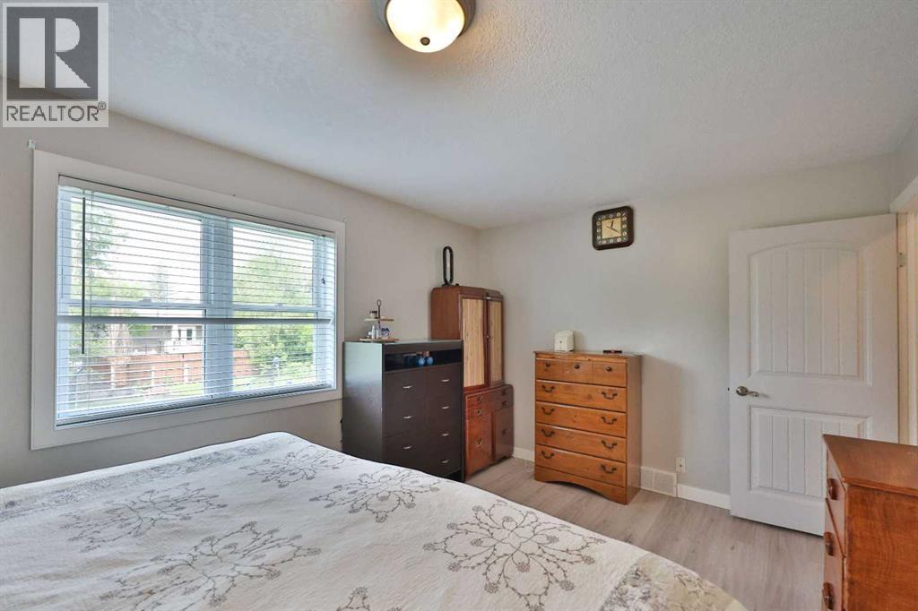 229 2A Street - Image 19