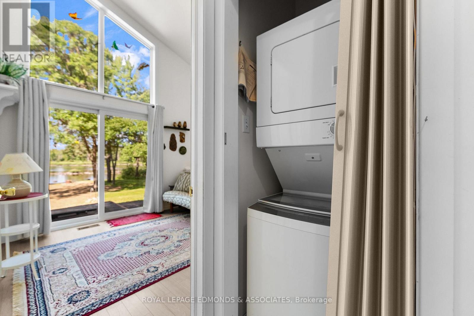 117 BLUE DANUBE WAY - Image 30