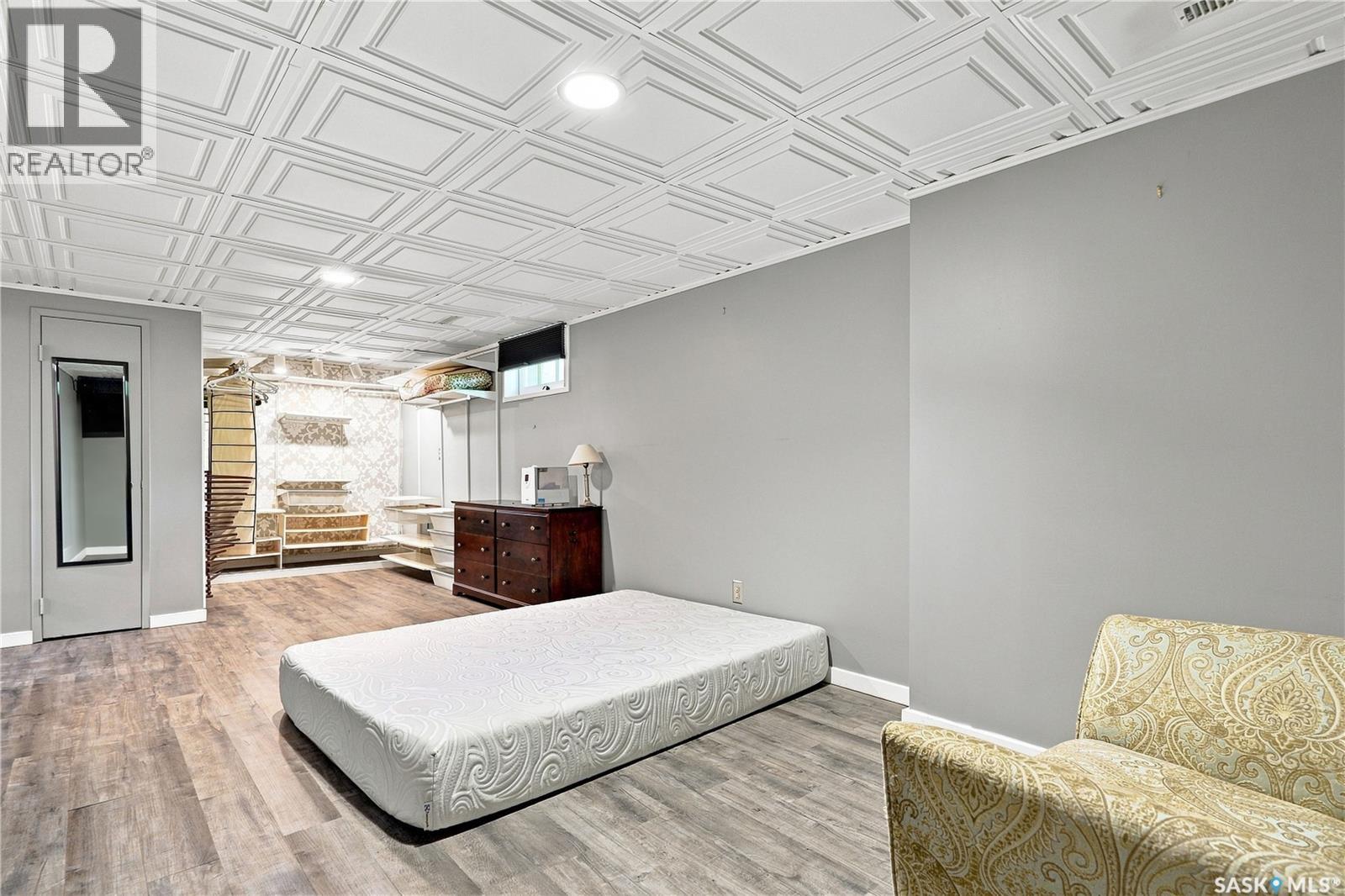 902 4th AVENUE N - Image 31