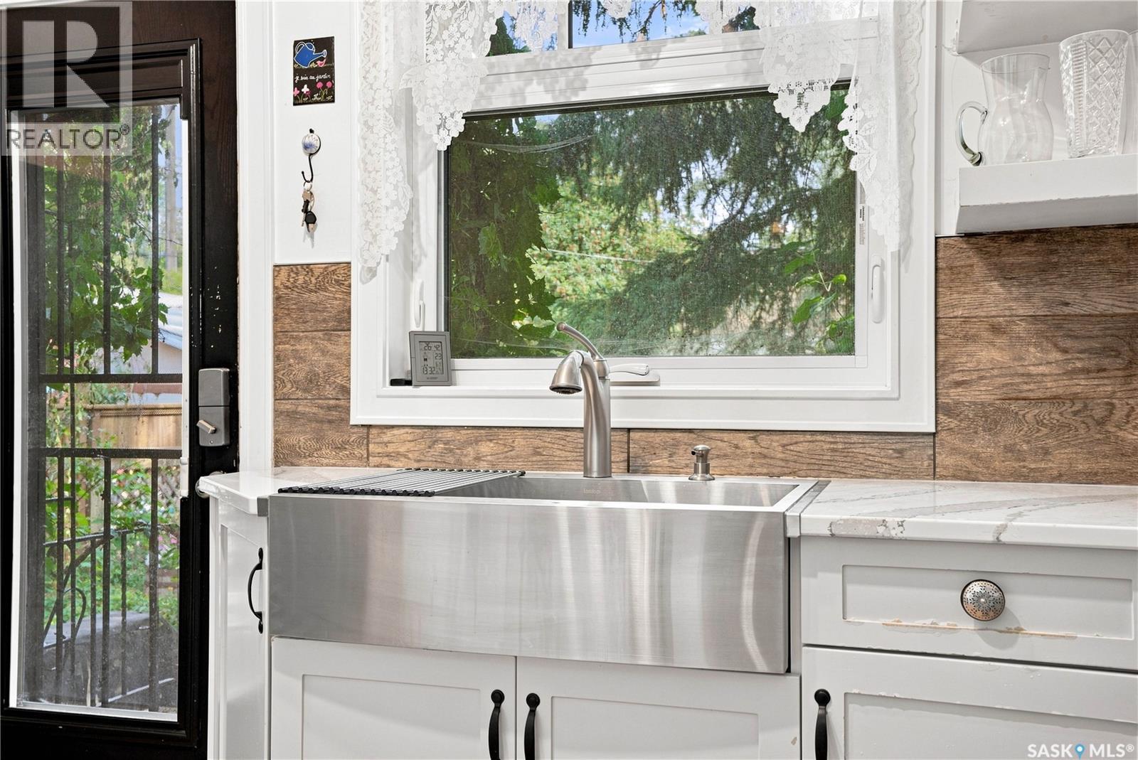 902 4th AVENUE N - 16
