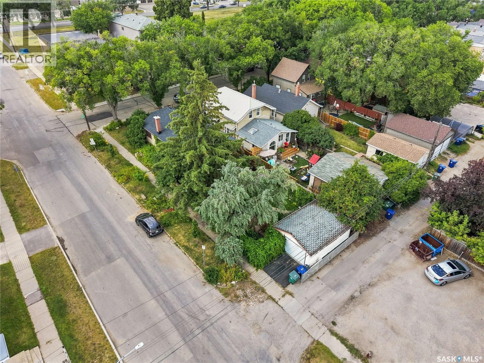 902 4th AVENUE N - 58