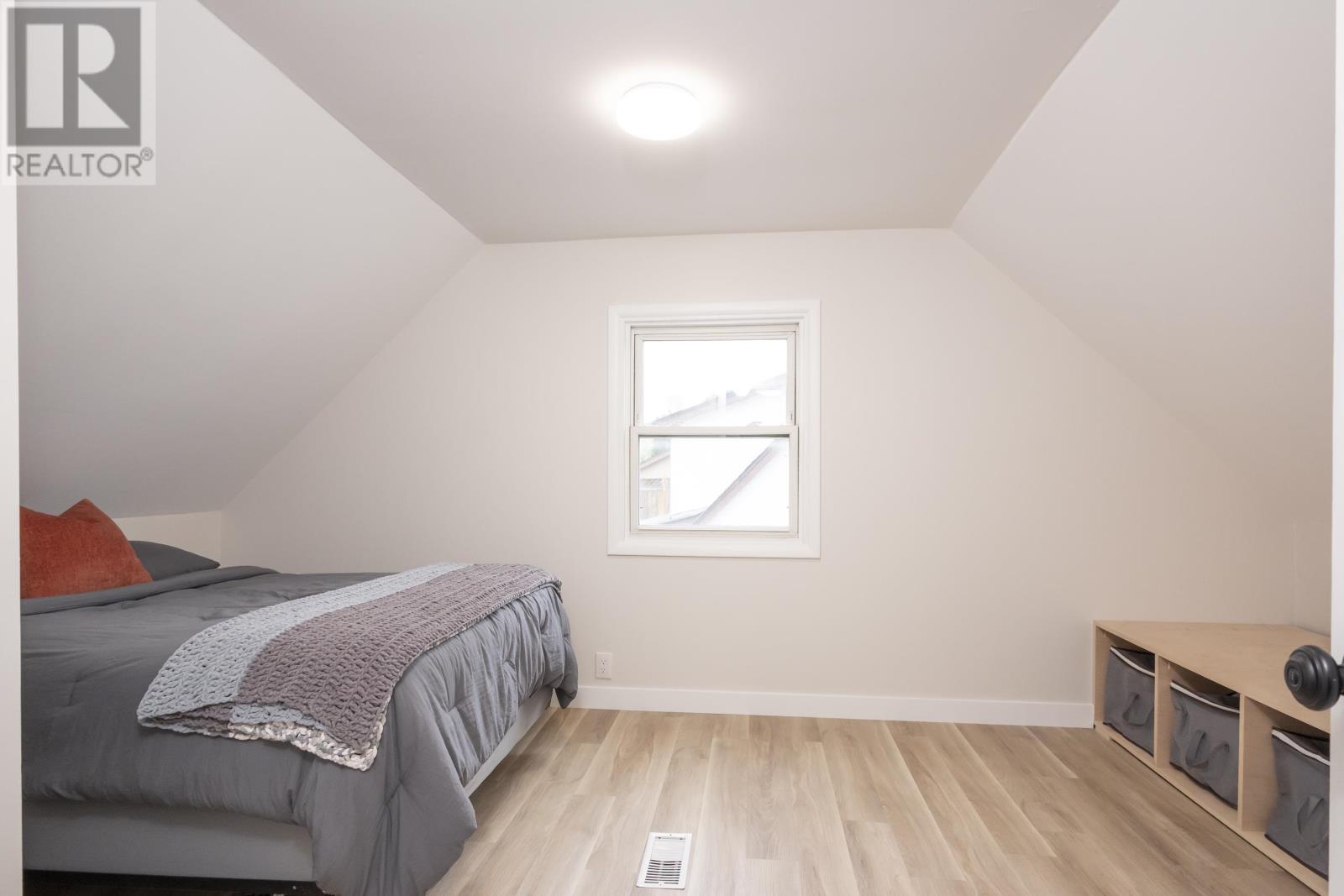 2035 Hamilton AVE - Image 18