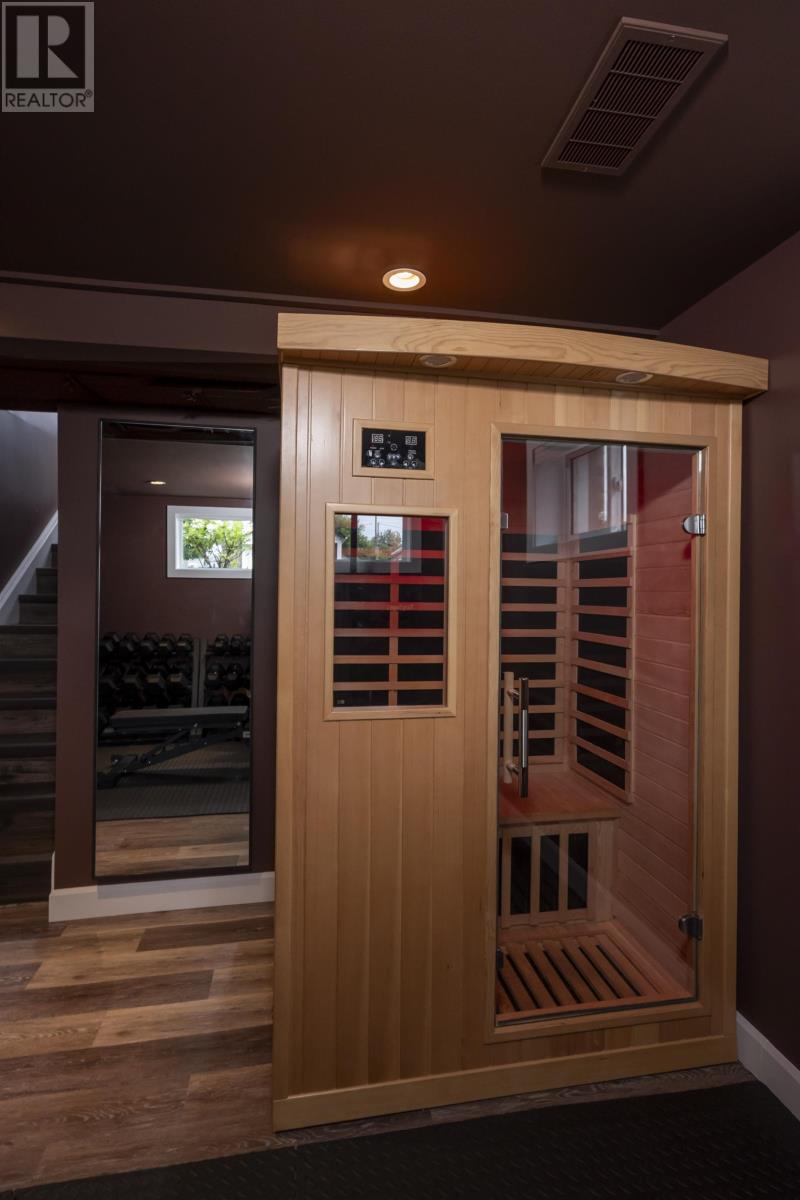 2035 Hamilton AVE - Image 34