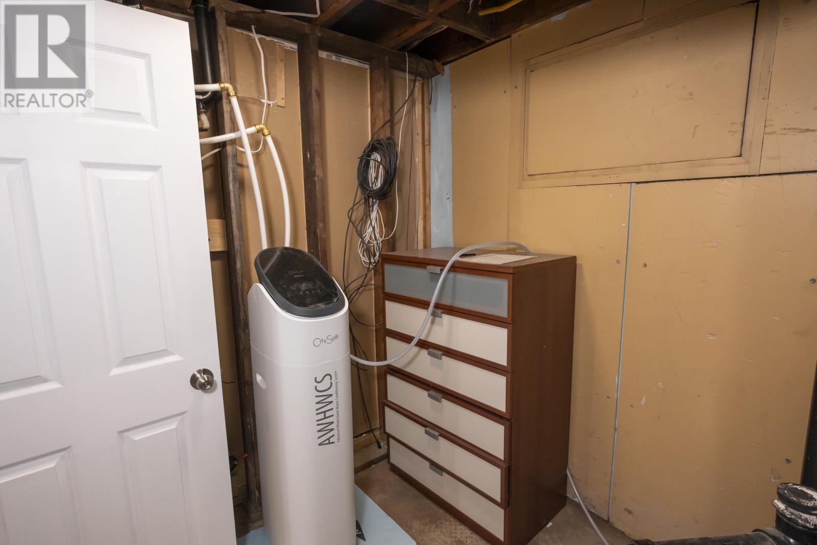2035 Hamilton AVE - Image 42