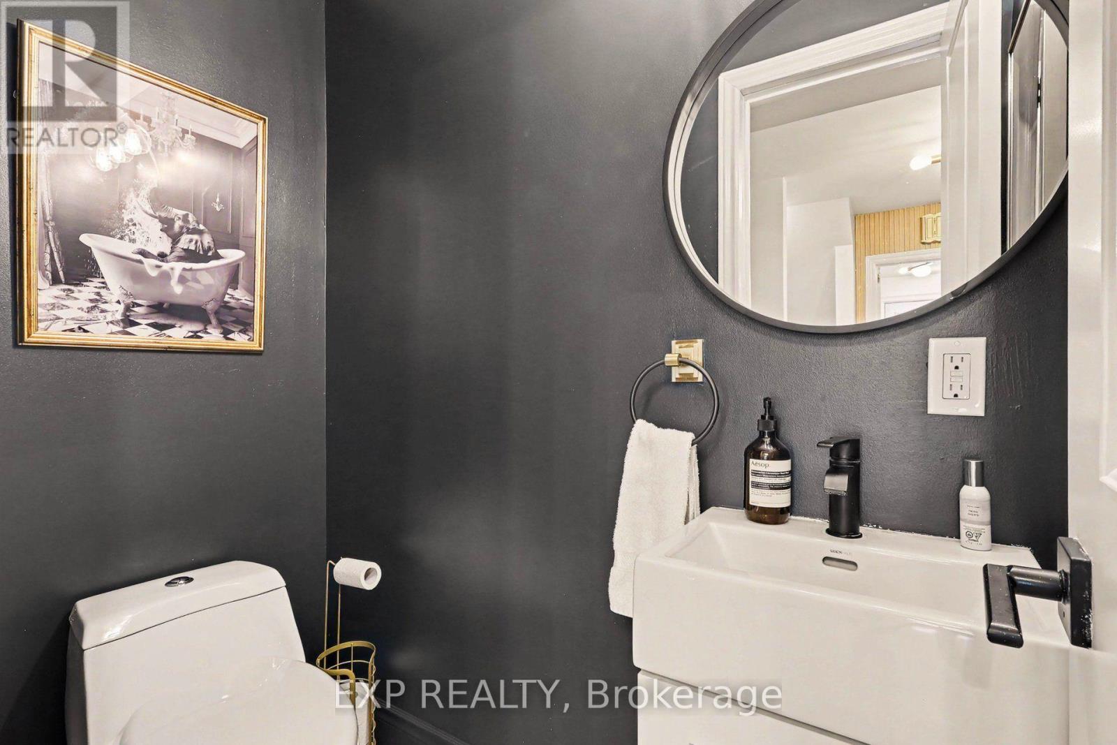 40 EPWORTH AVENUE - 19