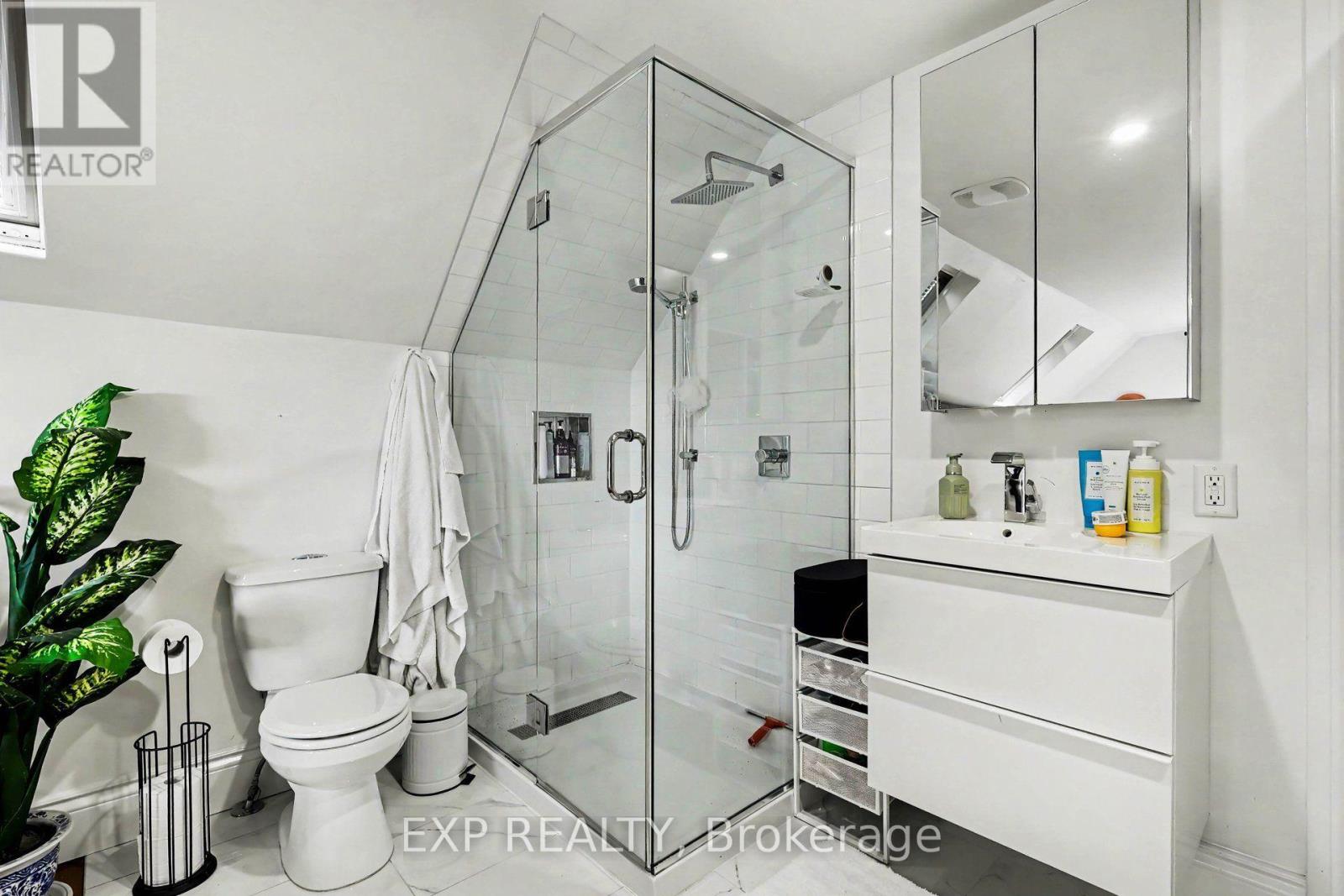 40 EPWORTH AVENUE - 22
