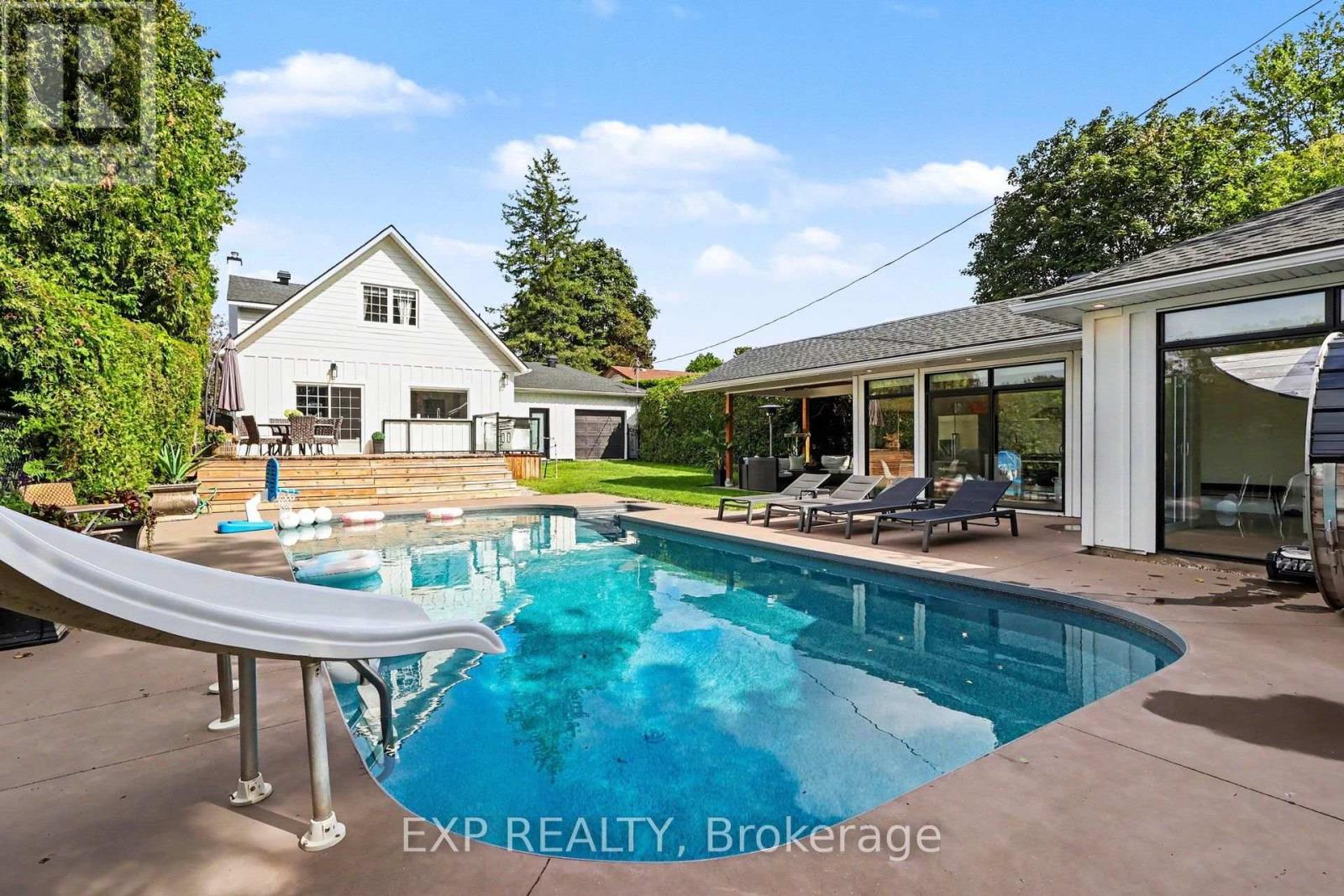 40 EPWORTH AVENUE - 33