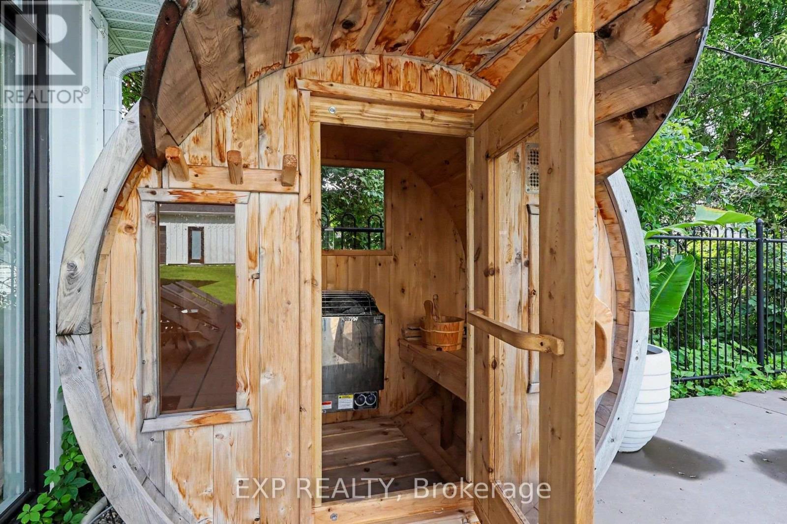40 EPWORTH AVENUE - 38