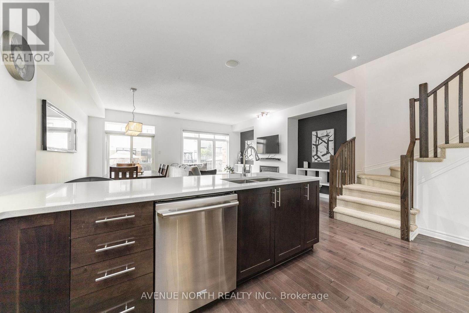 345 COOKS MILL CRESCENT - Image 11