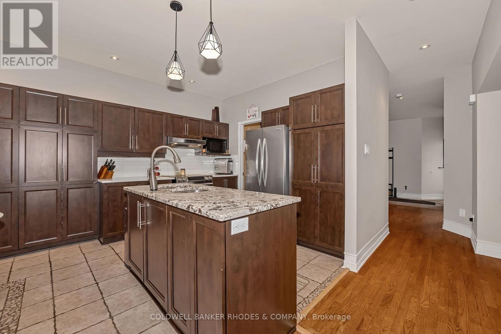 1859 HENNESSY CRESCENT - Image 11