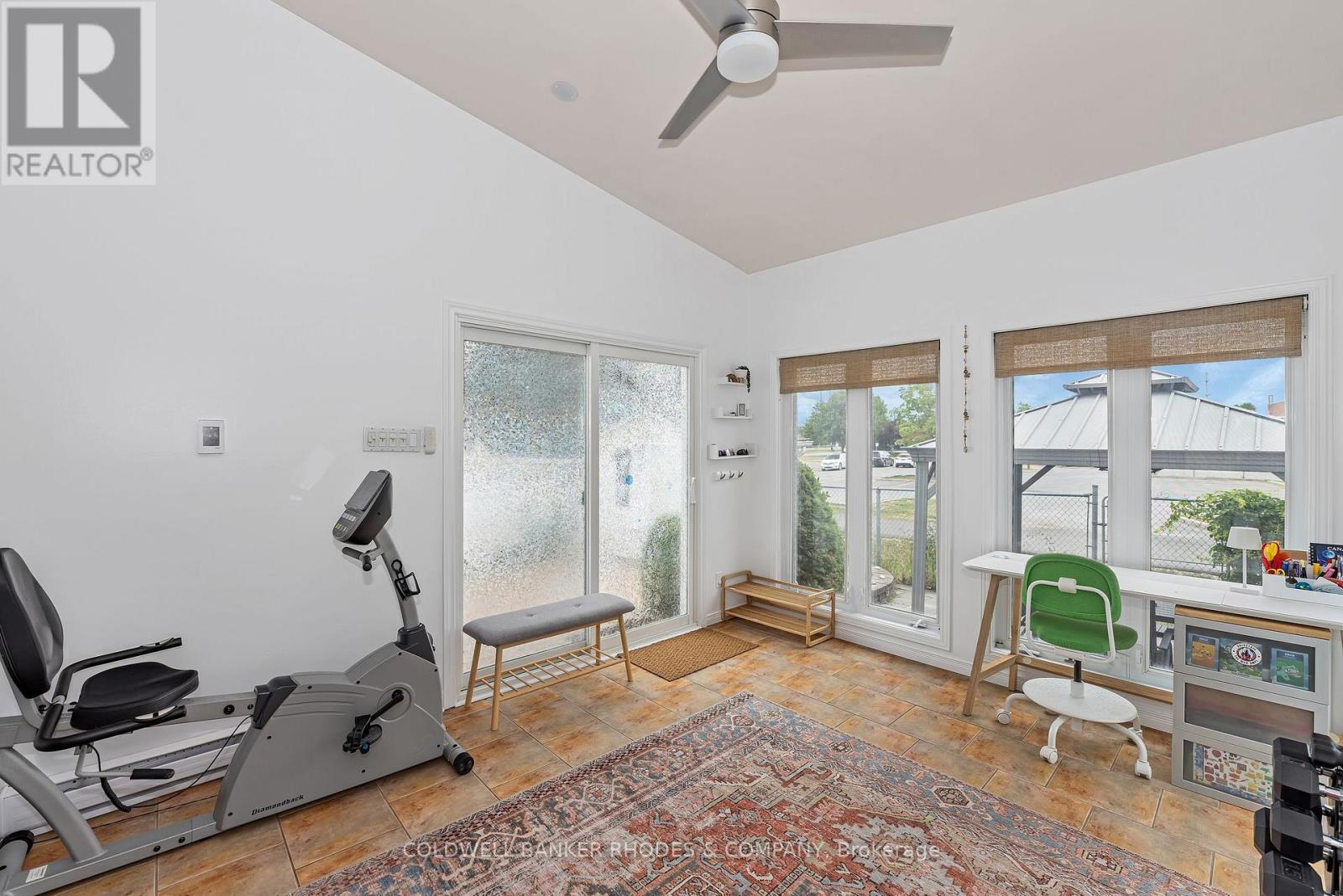 1859 HENNESSY CRESCENT - 16