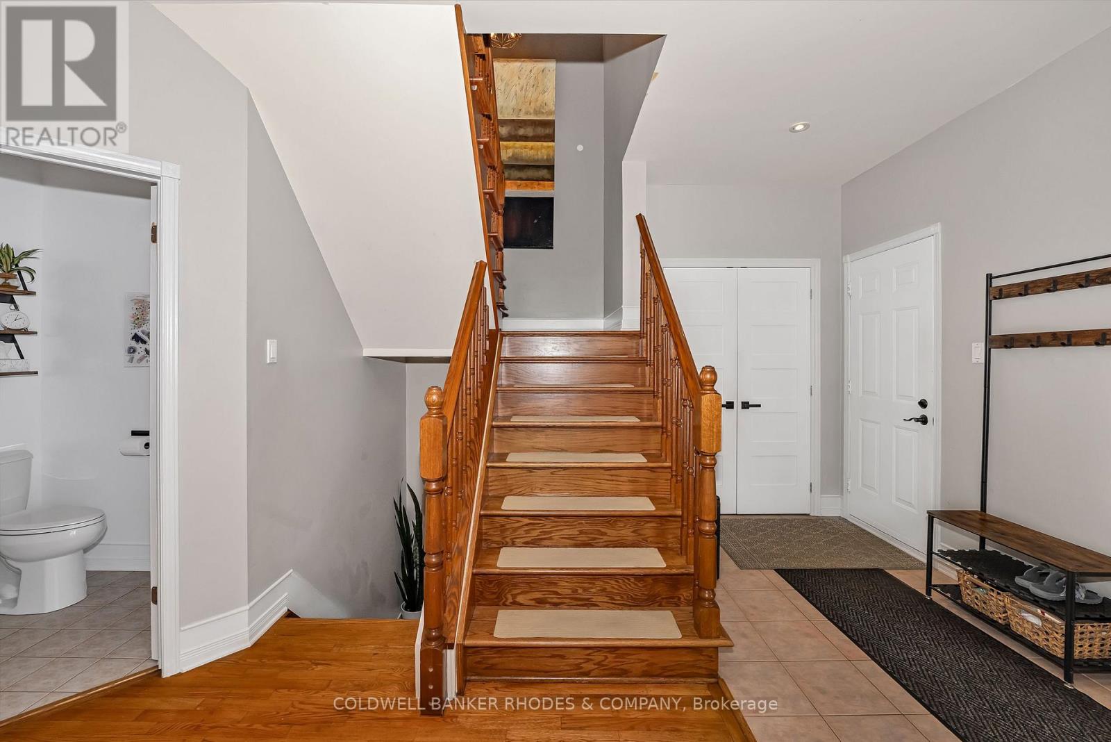 1859 HENNESSY CRESCENT - Image 18