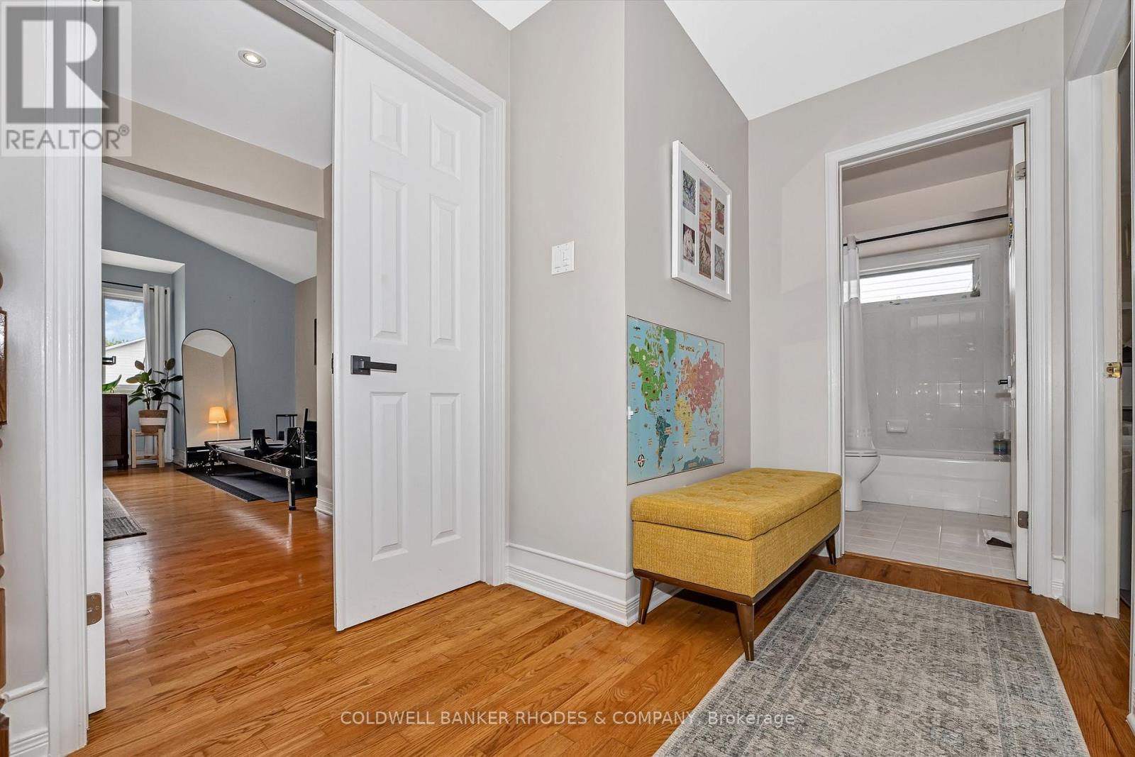 1859 HENNESSY CRESCENT - 19