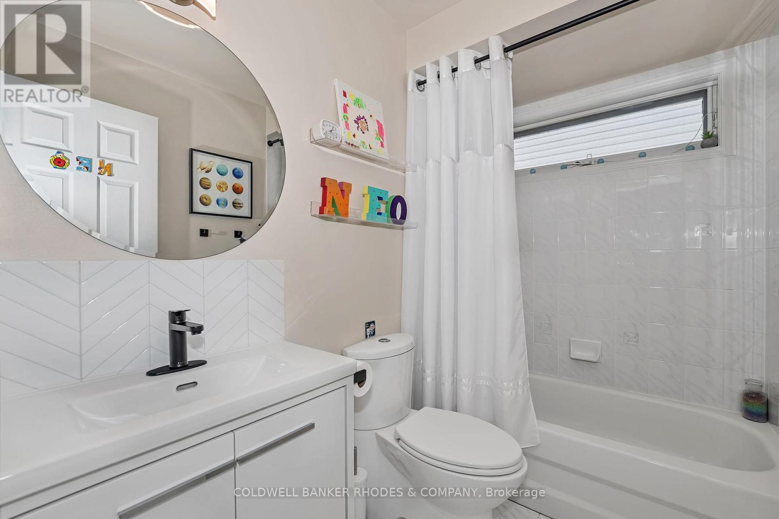 1859 HENNESSY CRESCENT - Image 21