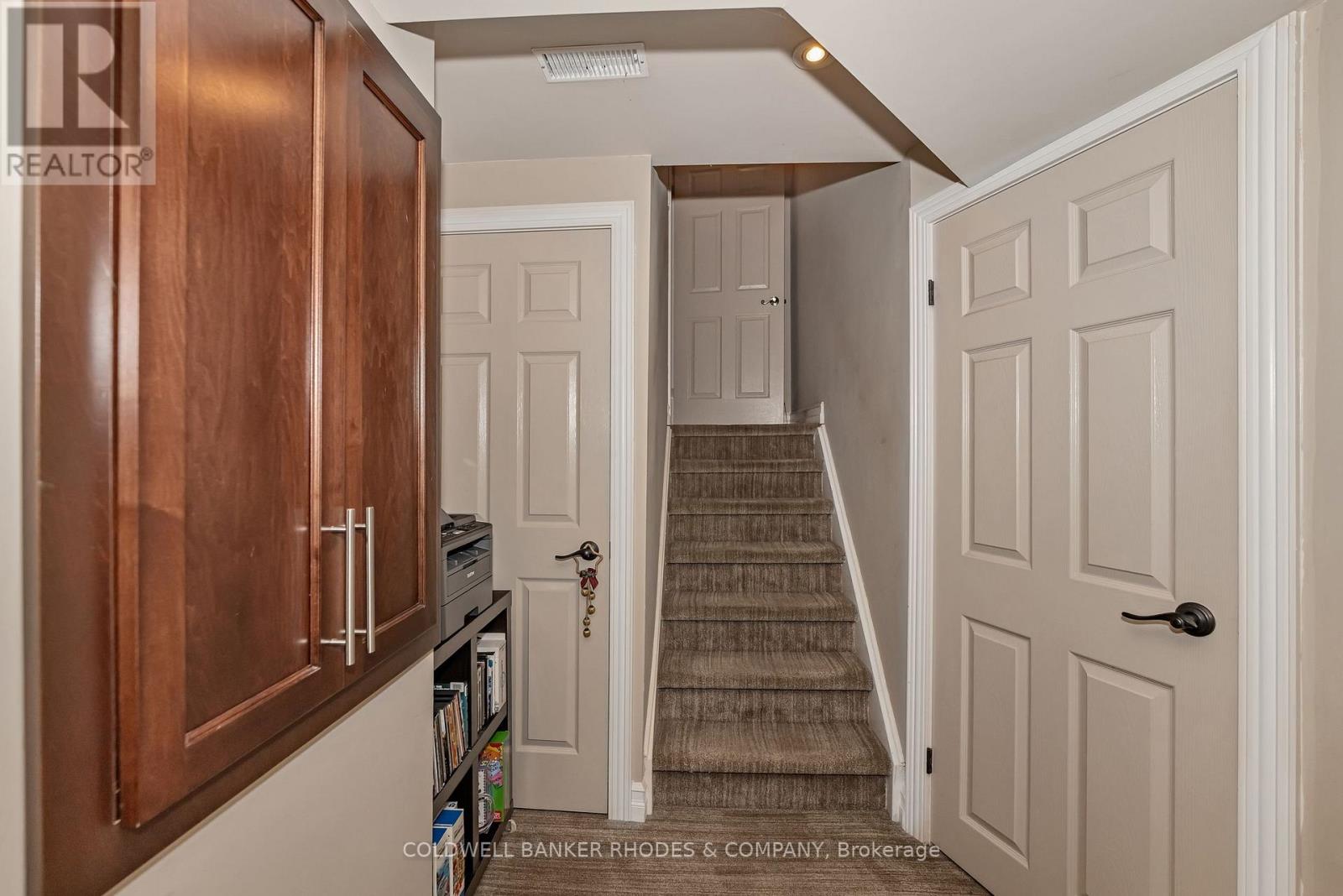 1859 HENNESSY CRESCENT - Image 25
