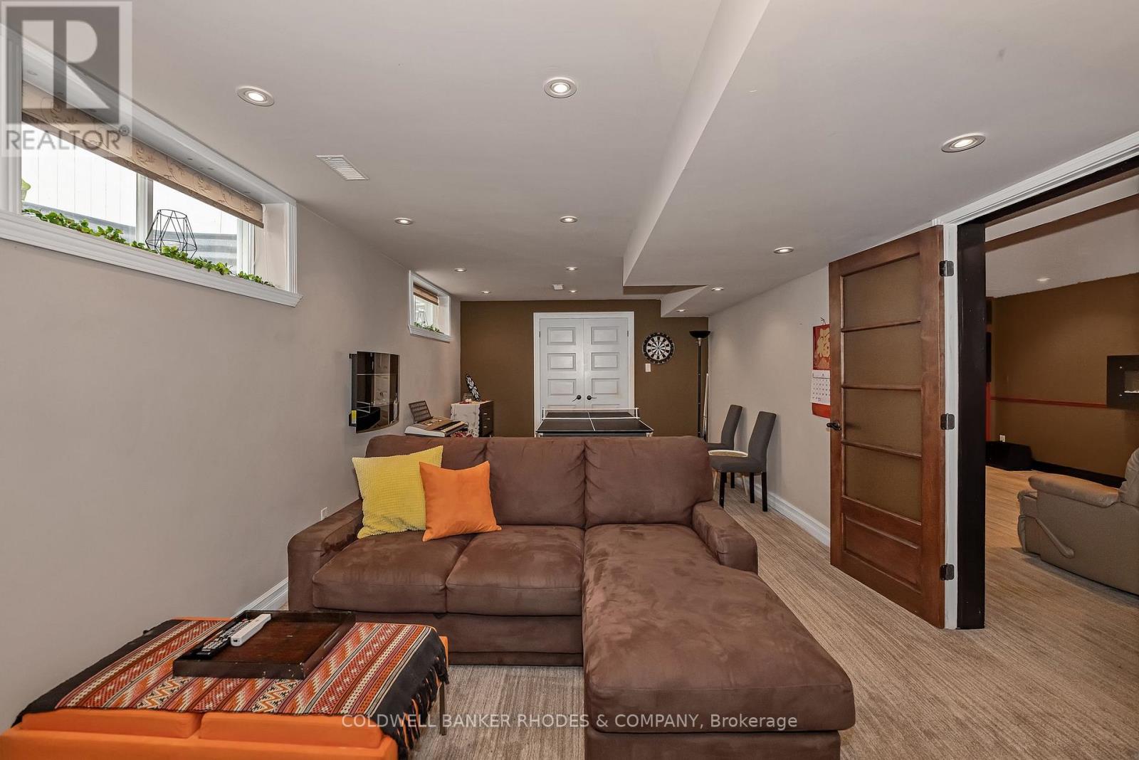1859 HENNESSY CRESCENT - 26