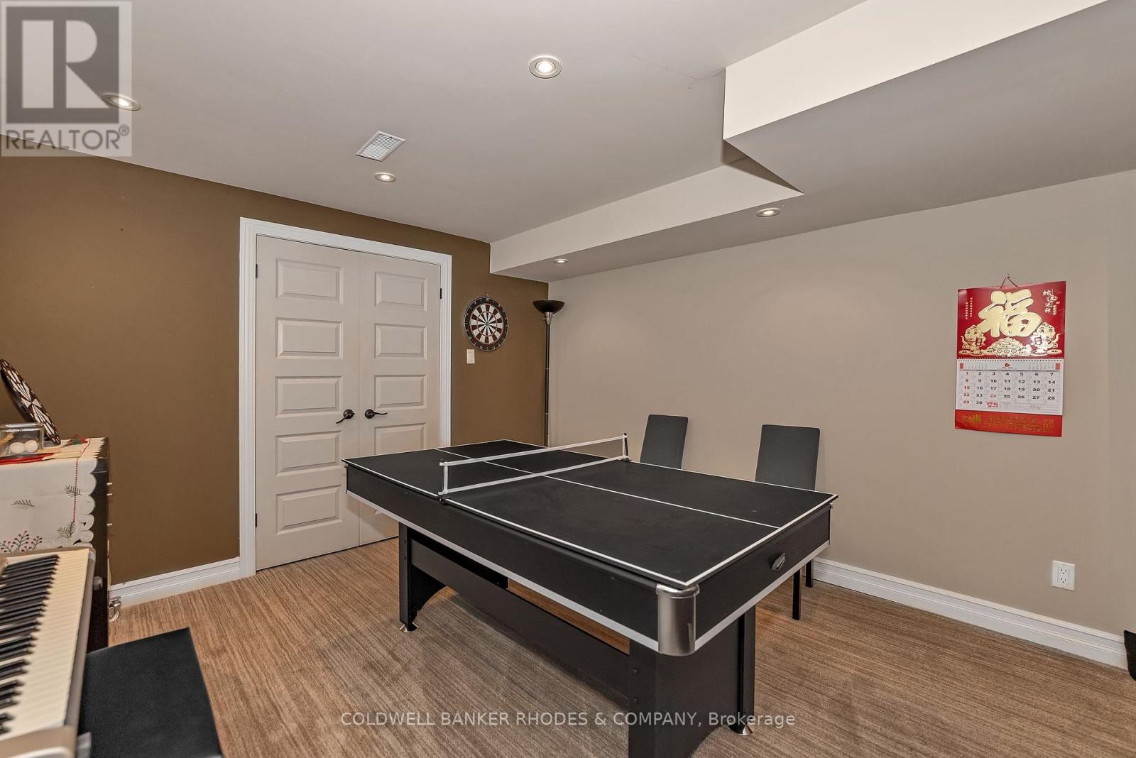 1859 HENNESSY CRESCENT - 28