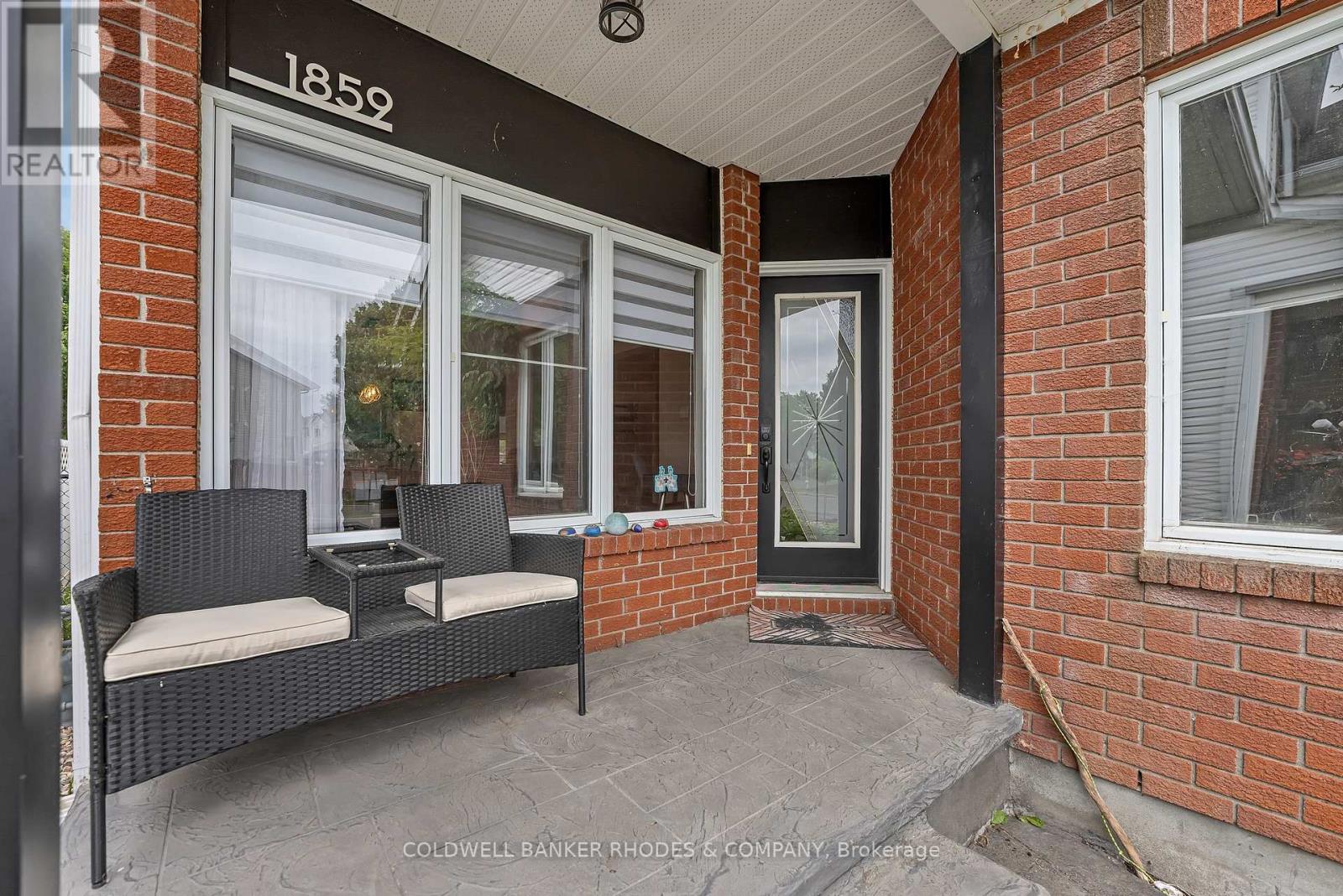 1859 HENNESSY CRESCENT - 3