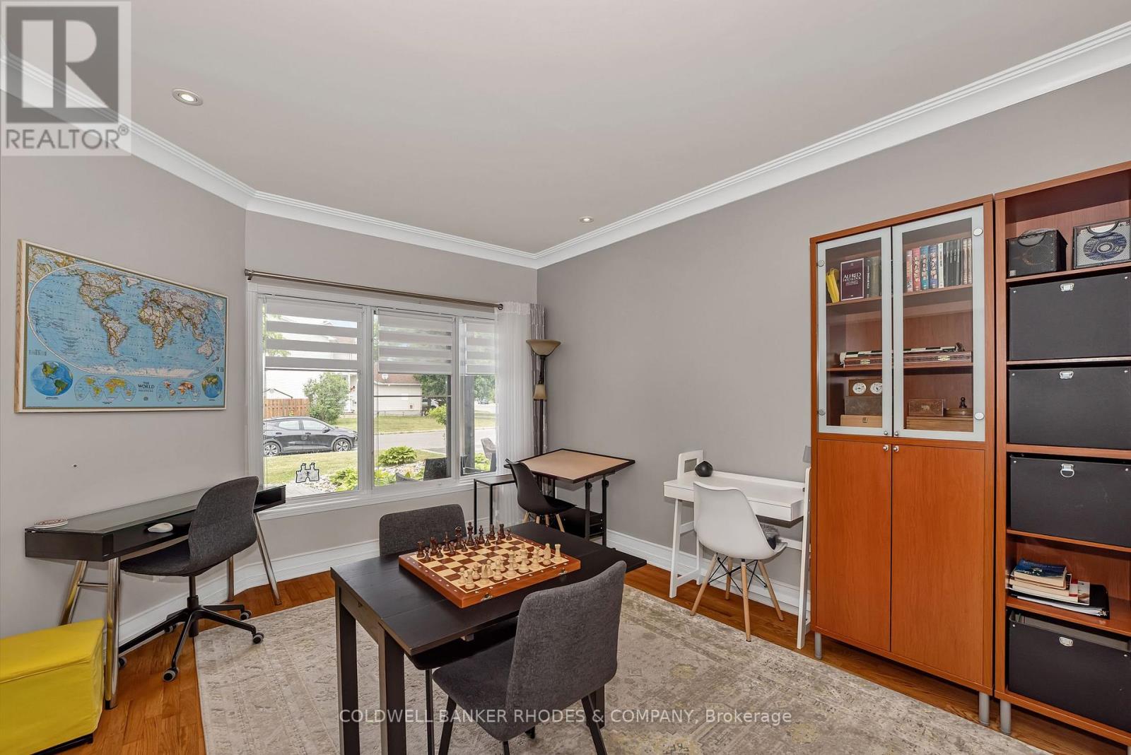 1859 HENNESSY CRESCENT - 5