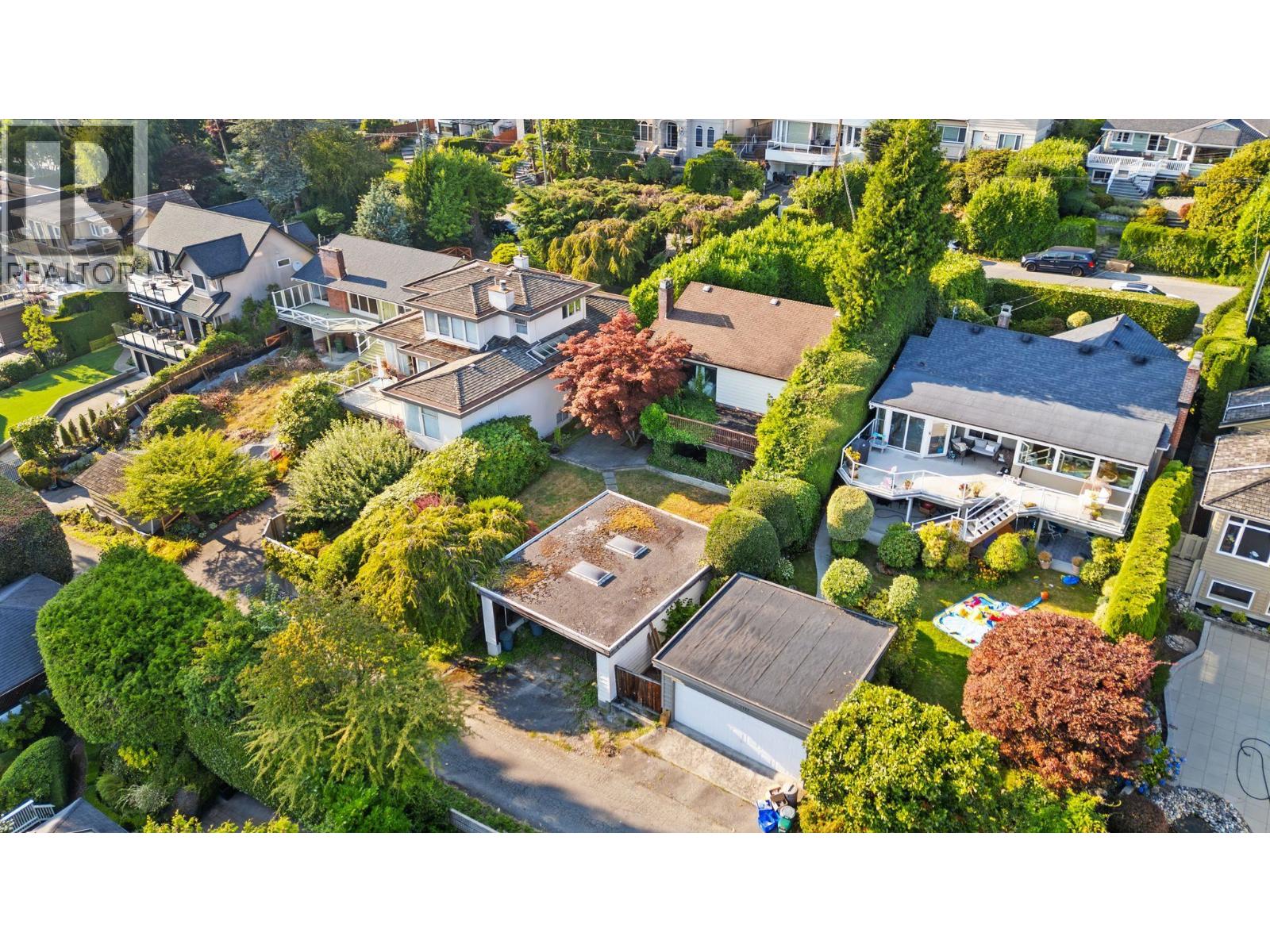 2138 NELSON AVENUE, West Vancouver