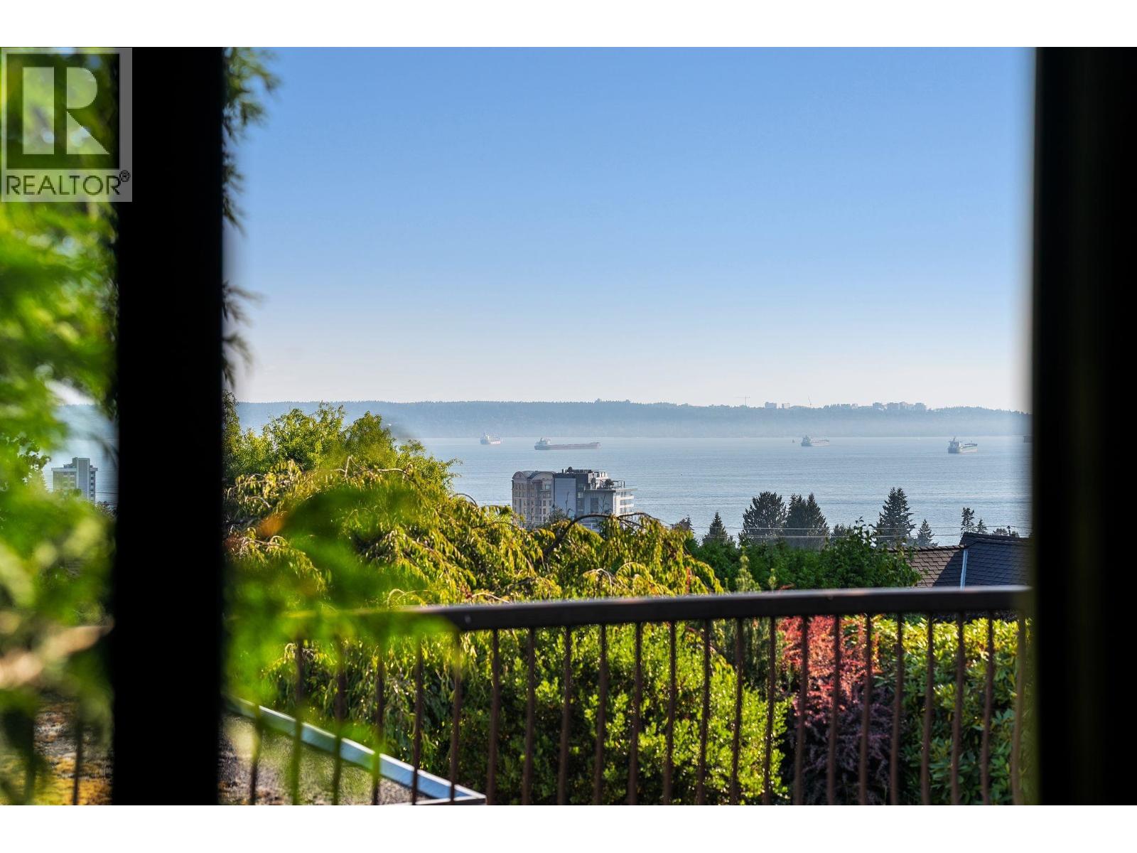 2138 NELSON AVENUE, West Vancouver
