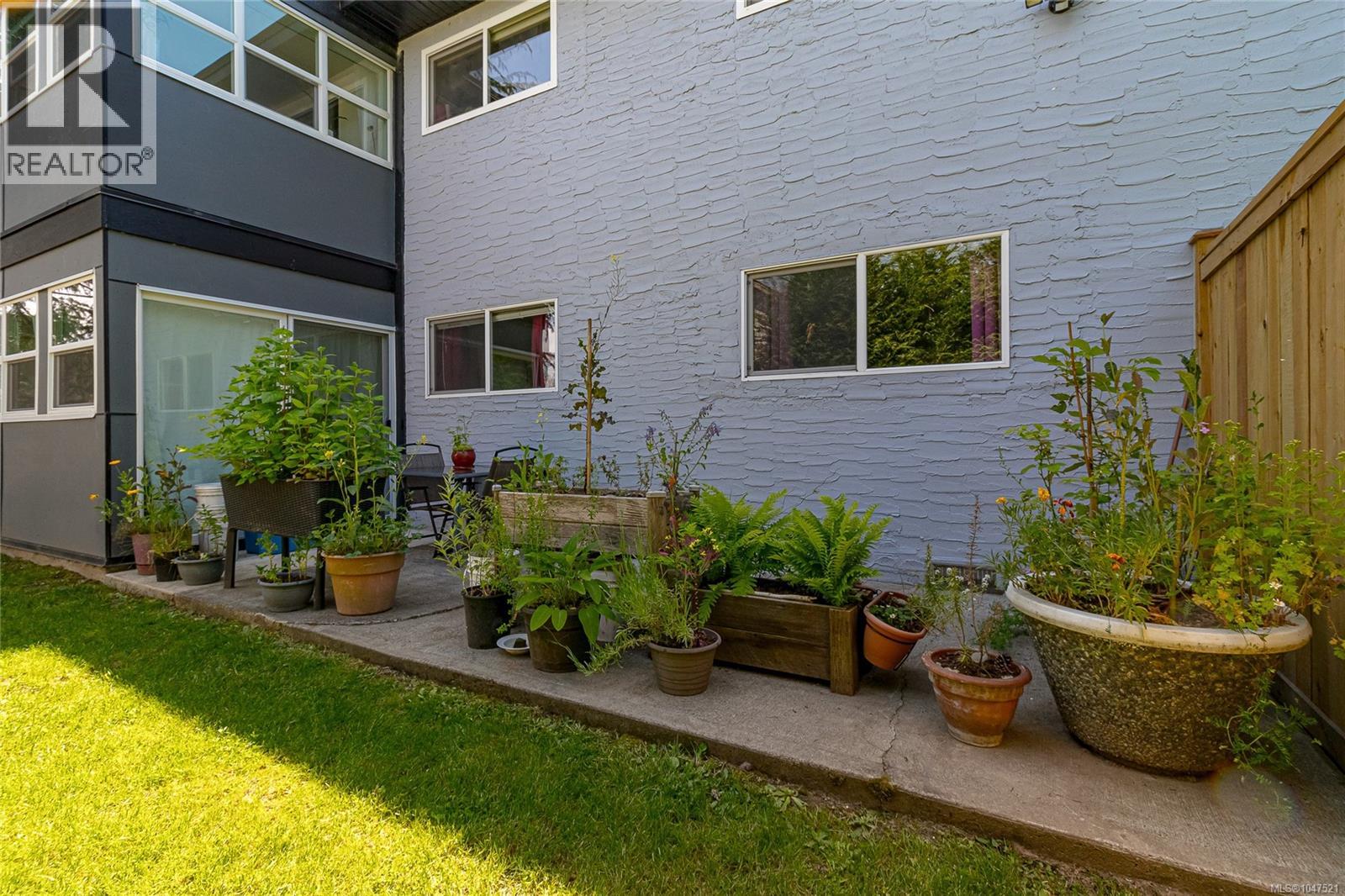 #102 3244 Seaton St - 17