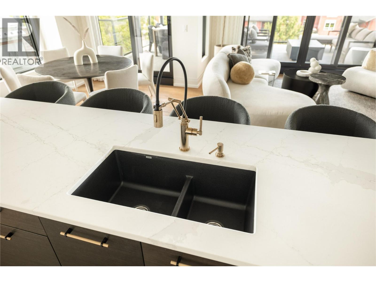 460 Groves Avenue Unit# 601, Kelowna
