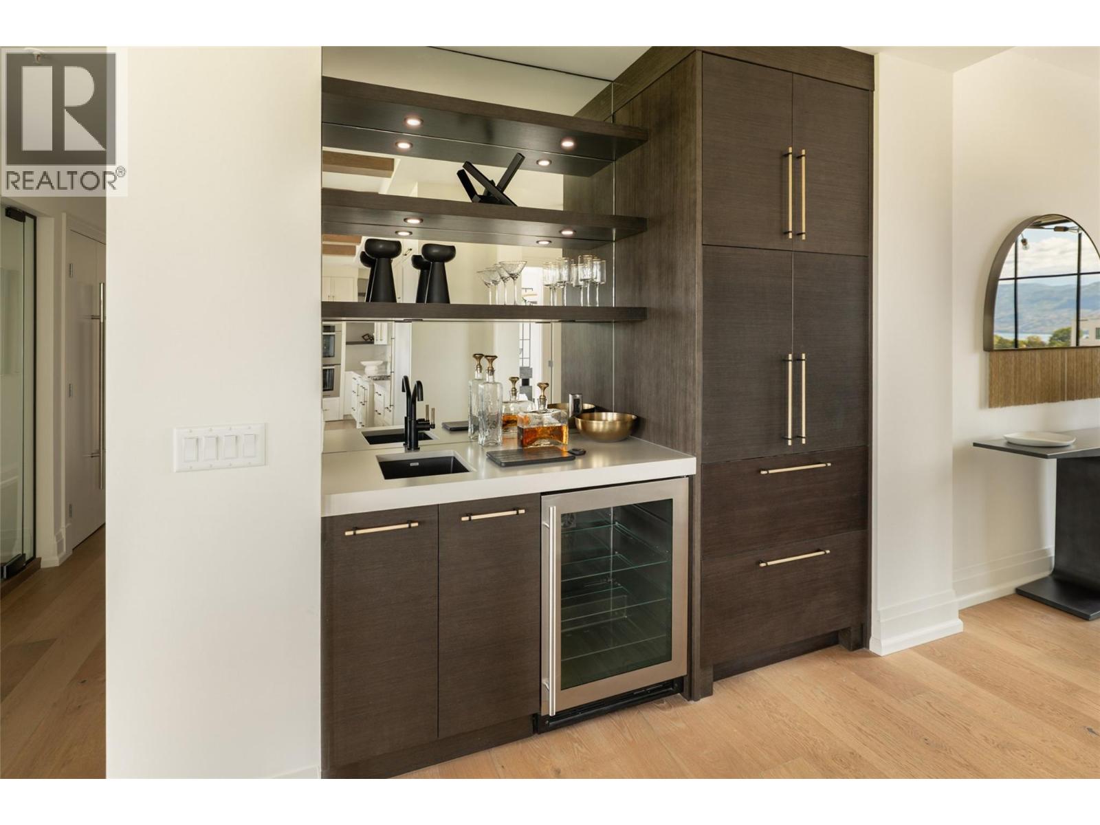 460 Groves Avenue Unit# 601, Kelowna